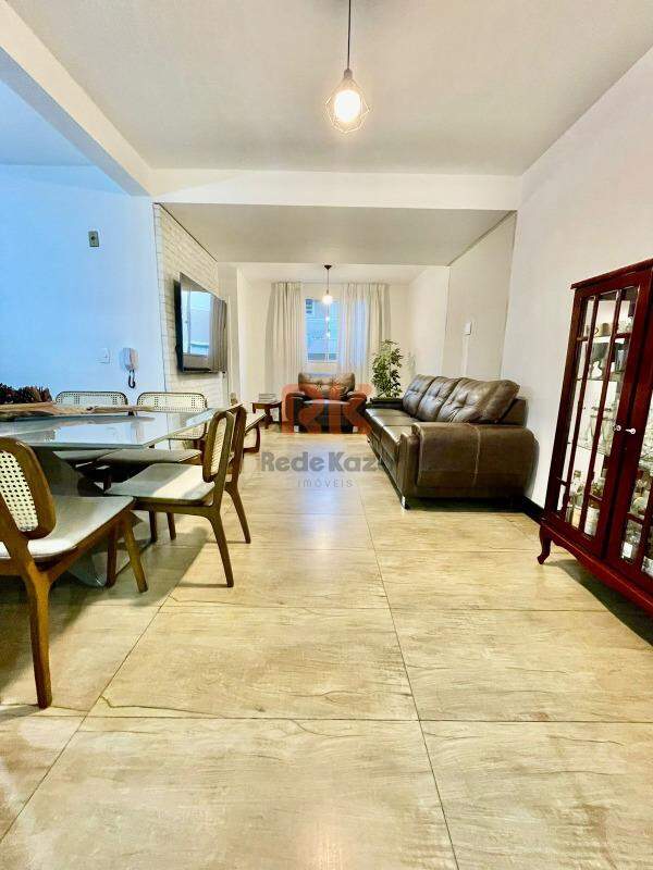 Casa em condomínio à venda no Cabral: 