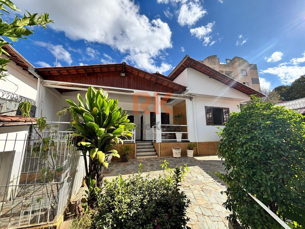 Casa à venda no Itapoã: 