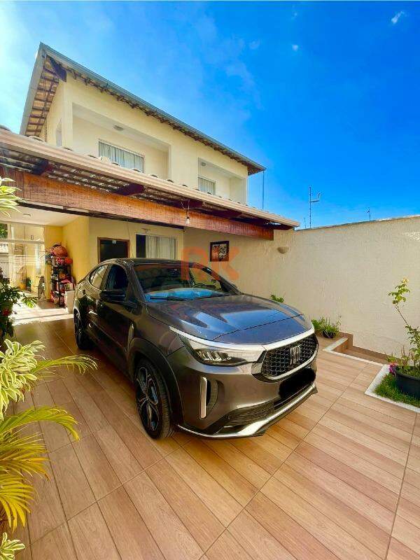 Casa geminada à venda no Cabral: 