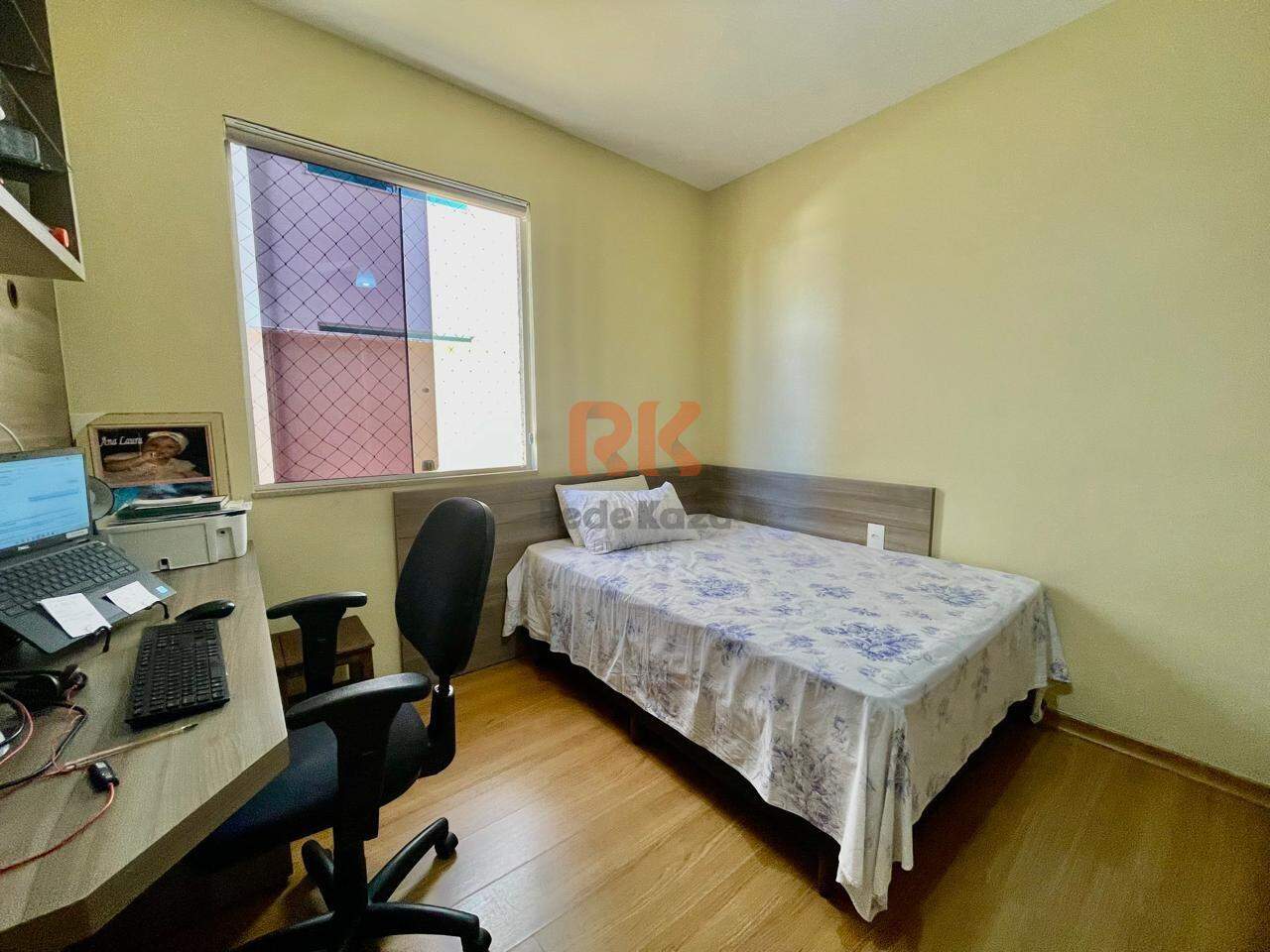 Casa geminada à venda no Cabral: 