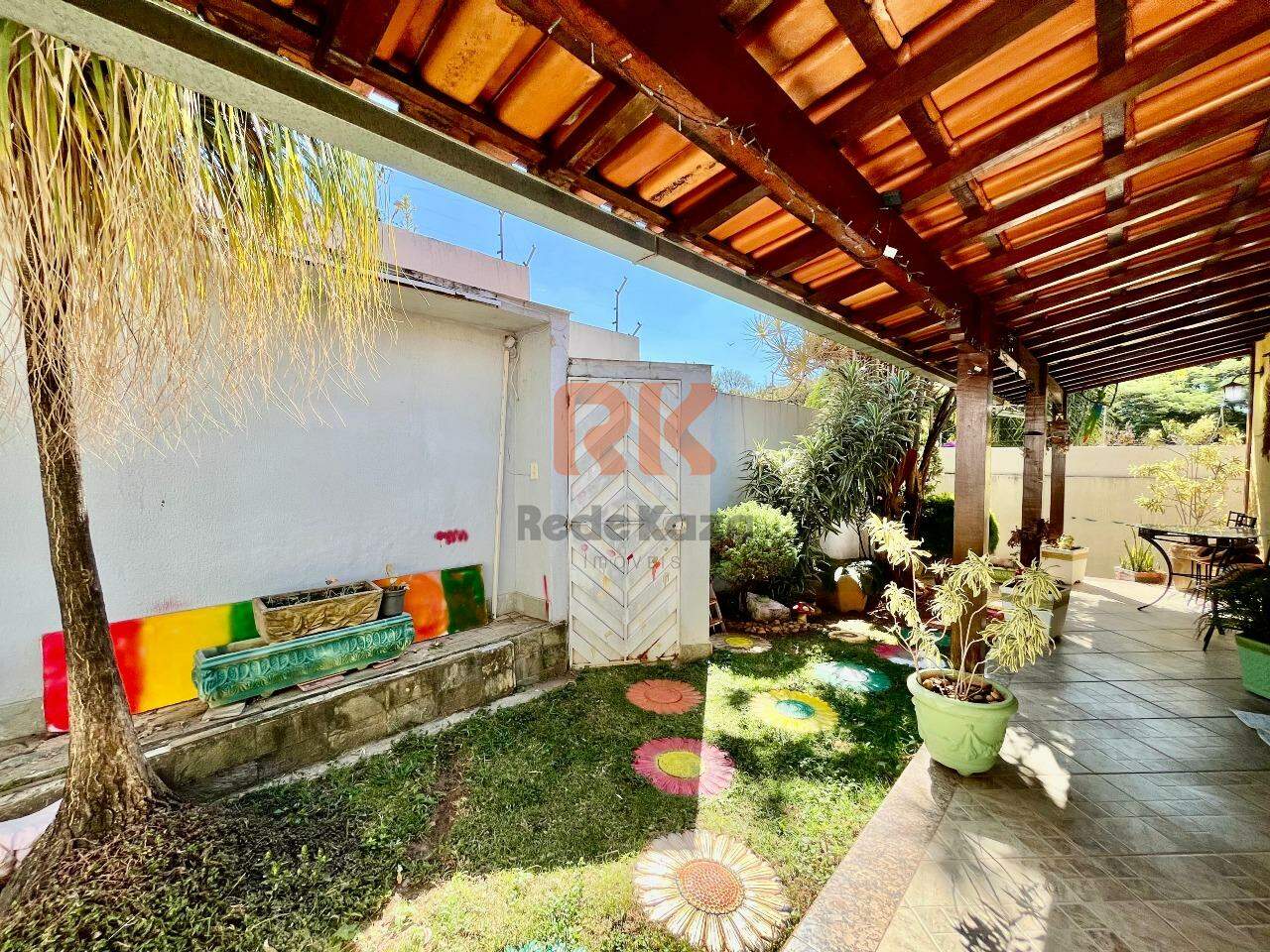 Casa à venda no Itapoã: 