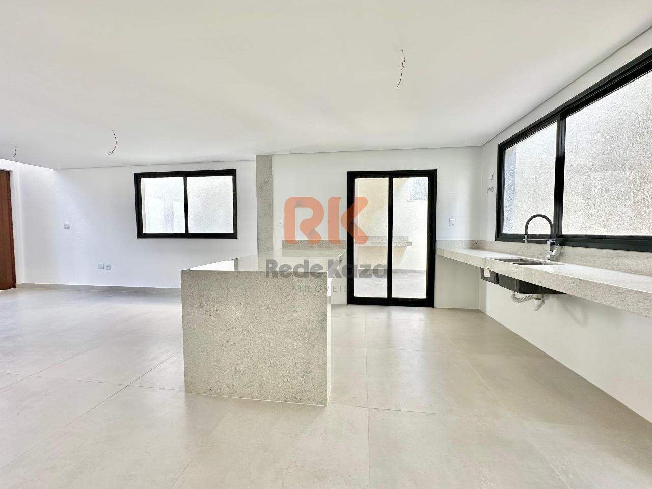 Casa à venda no Planalto: 