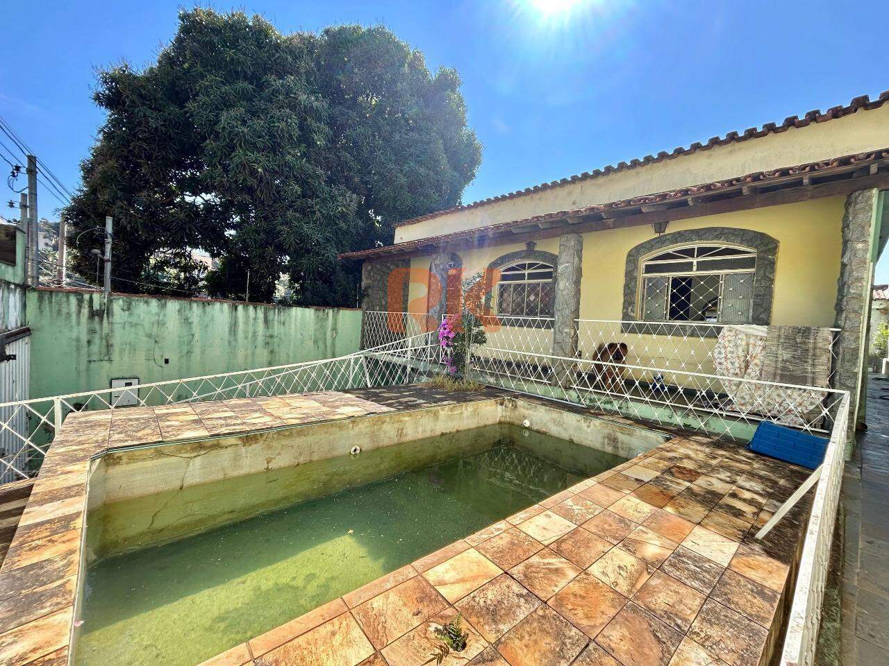 Casa à venda no Universitário: 