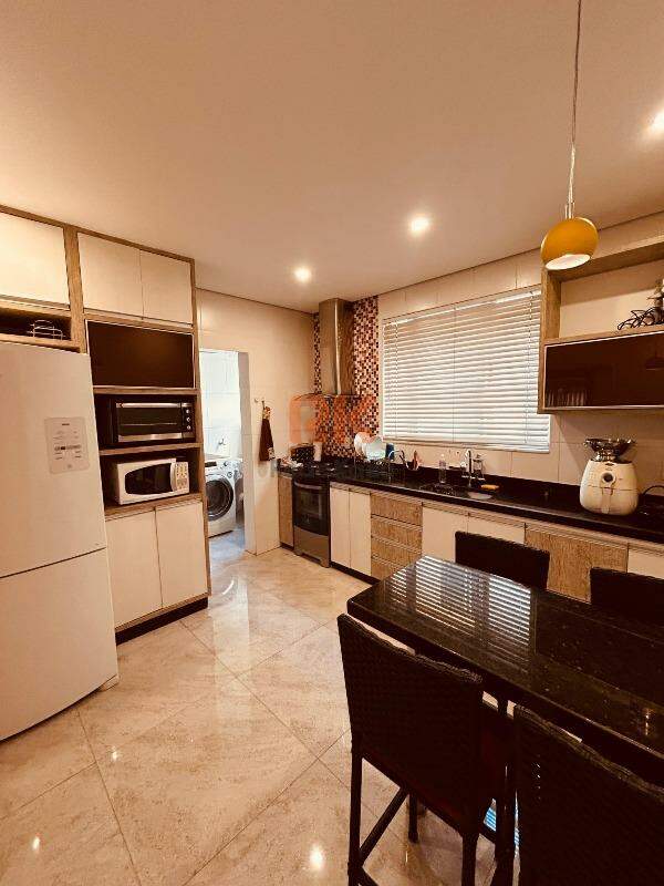 Apartamento à venda no Castelo: 