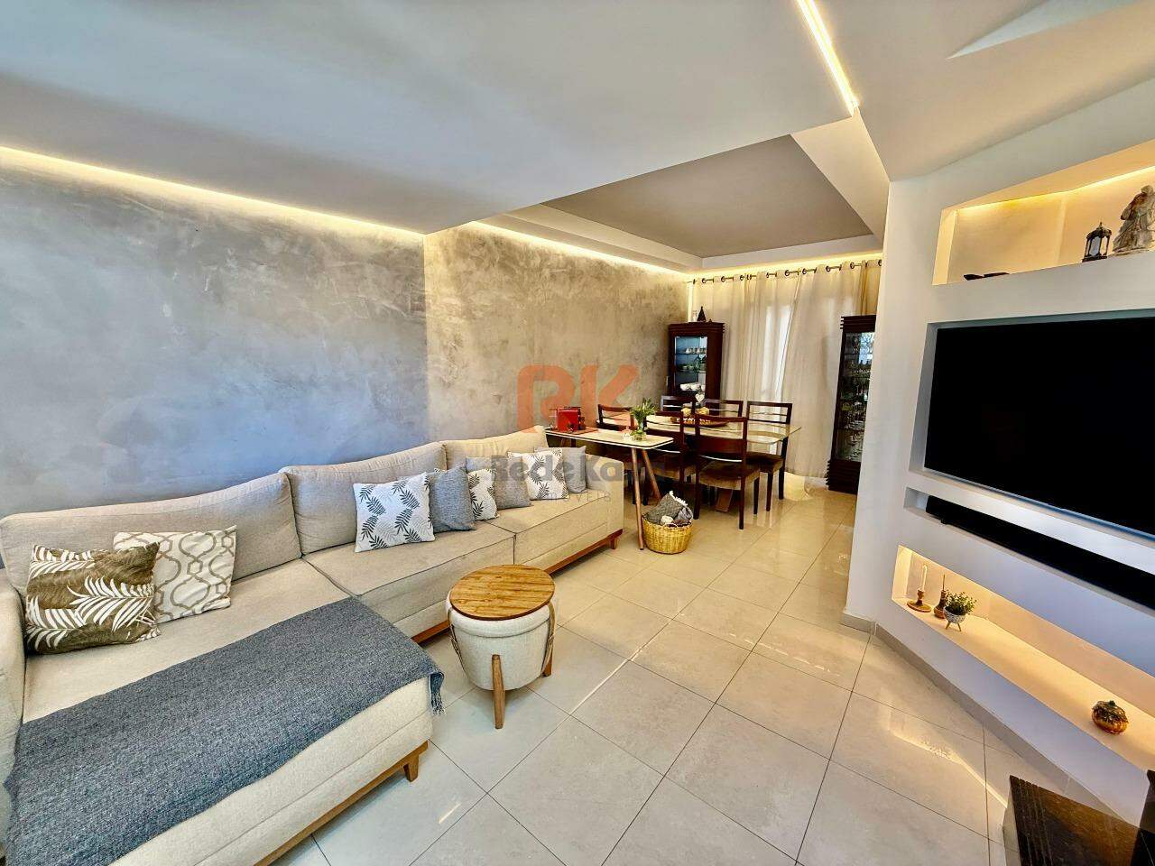 Casa em condomínio à venda no Cabral: 