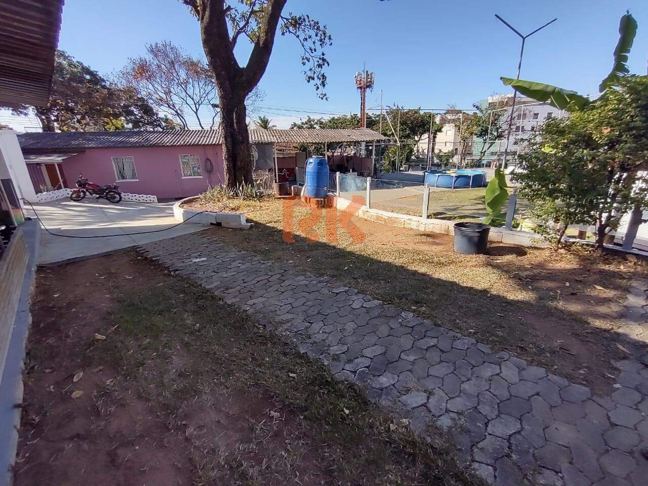 Casa comercial para aluguel no Santa Amélia: 