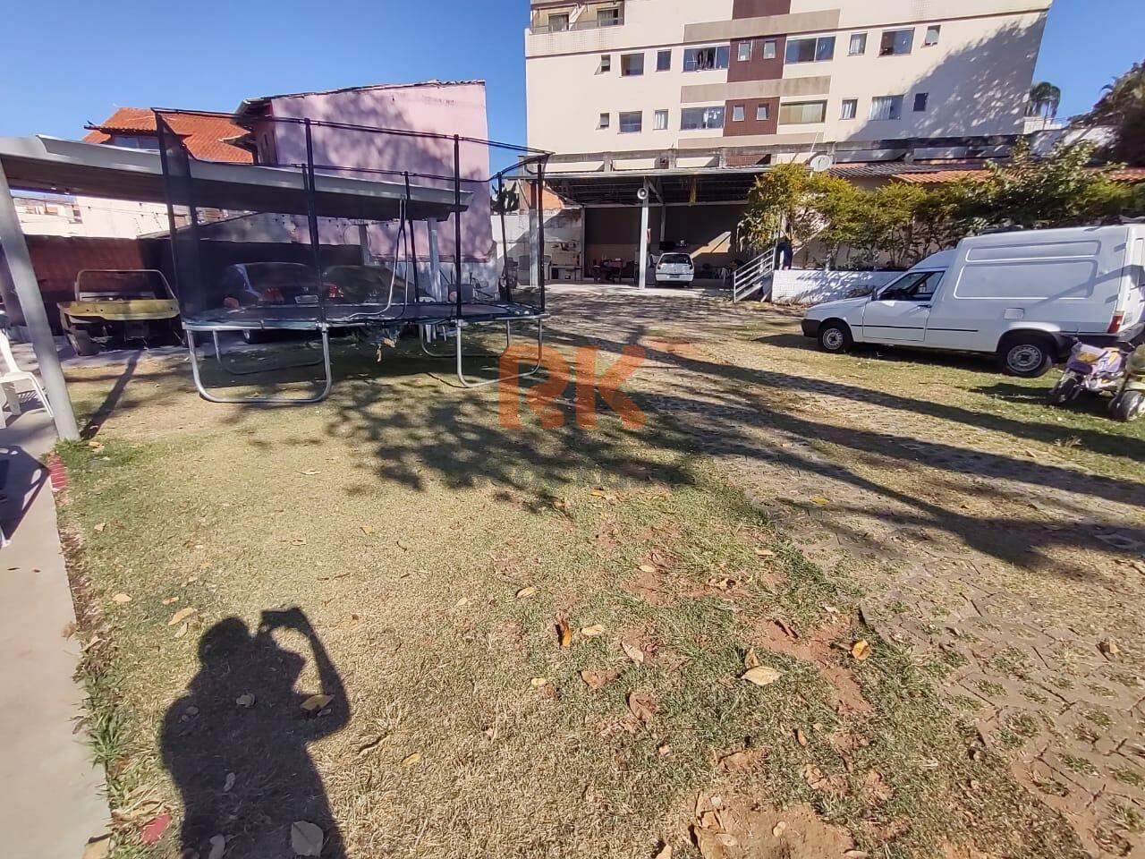 Casa comercial para aluguel no Santa Amélia: 