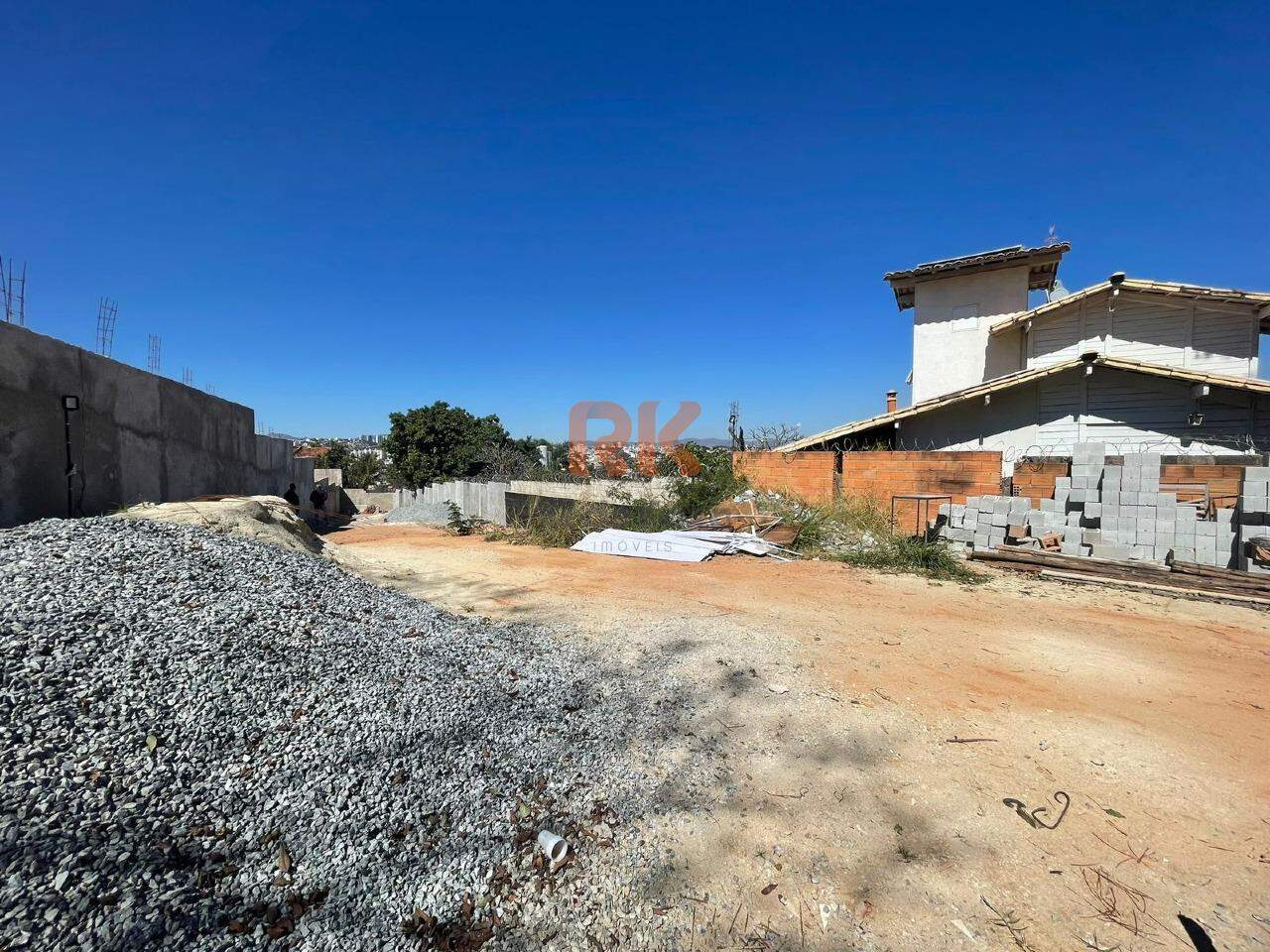 Lote à venda no Bandeirantes: 