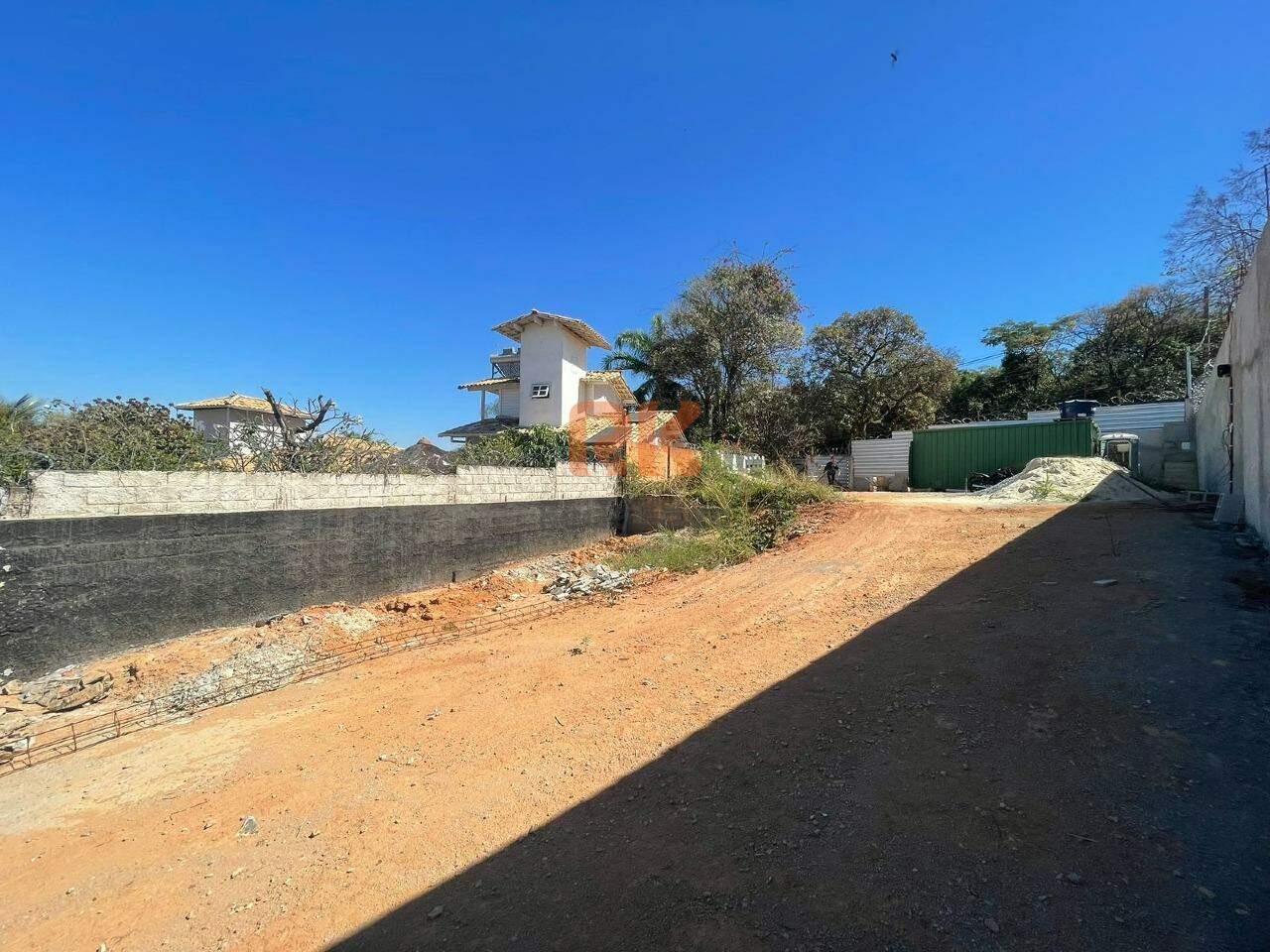 Lote à venda no Bandeirantes: 