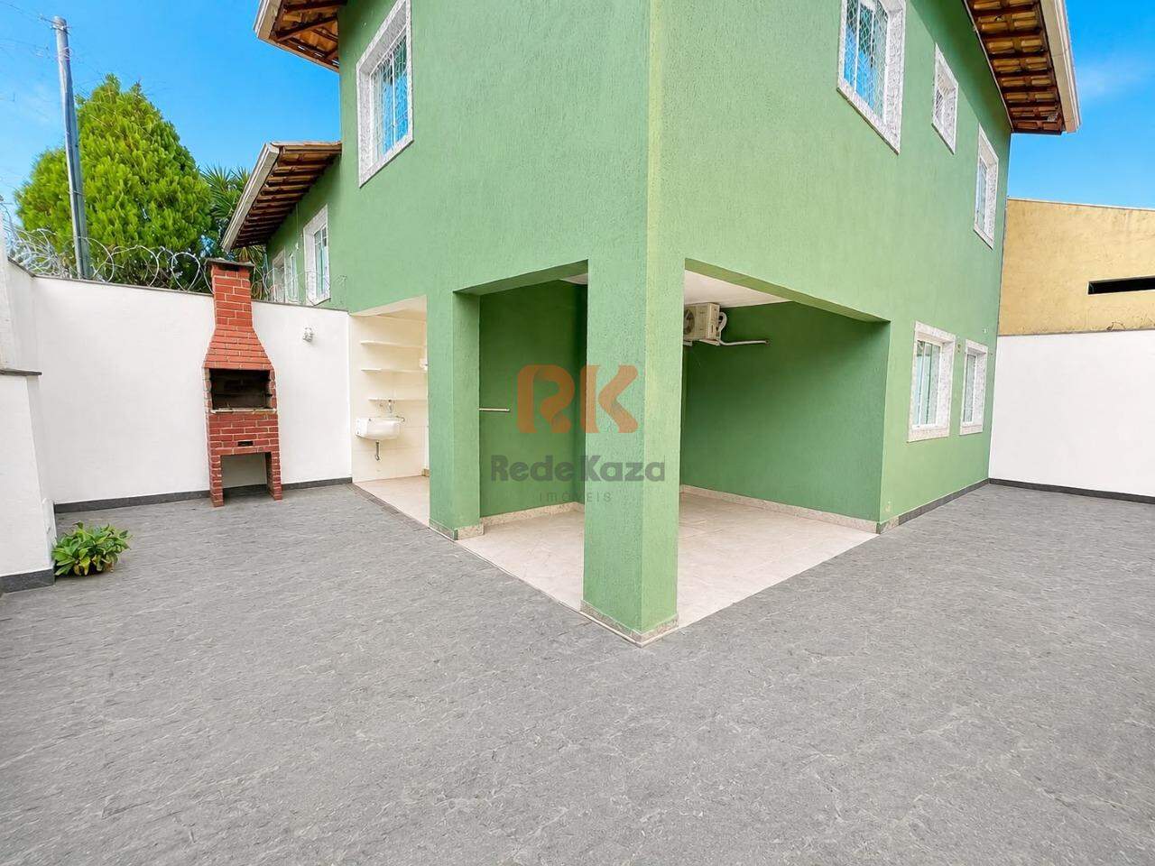 Casa geminada à venda no Santa Terezinha: 