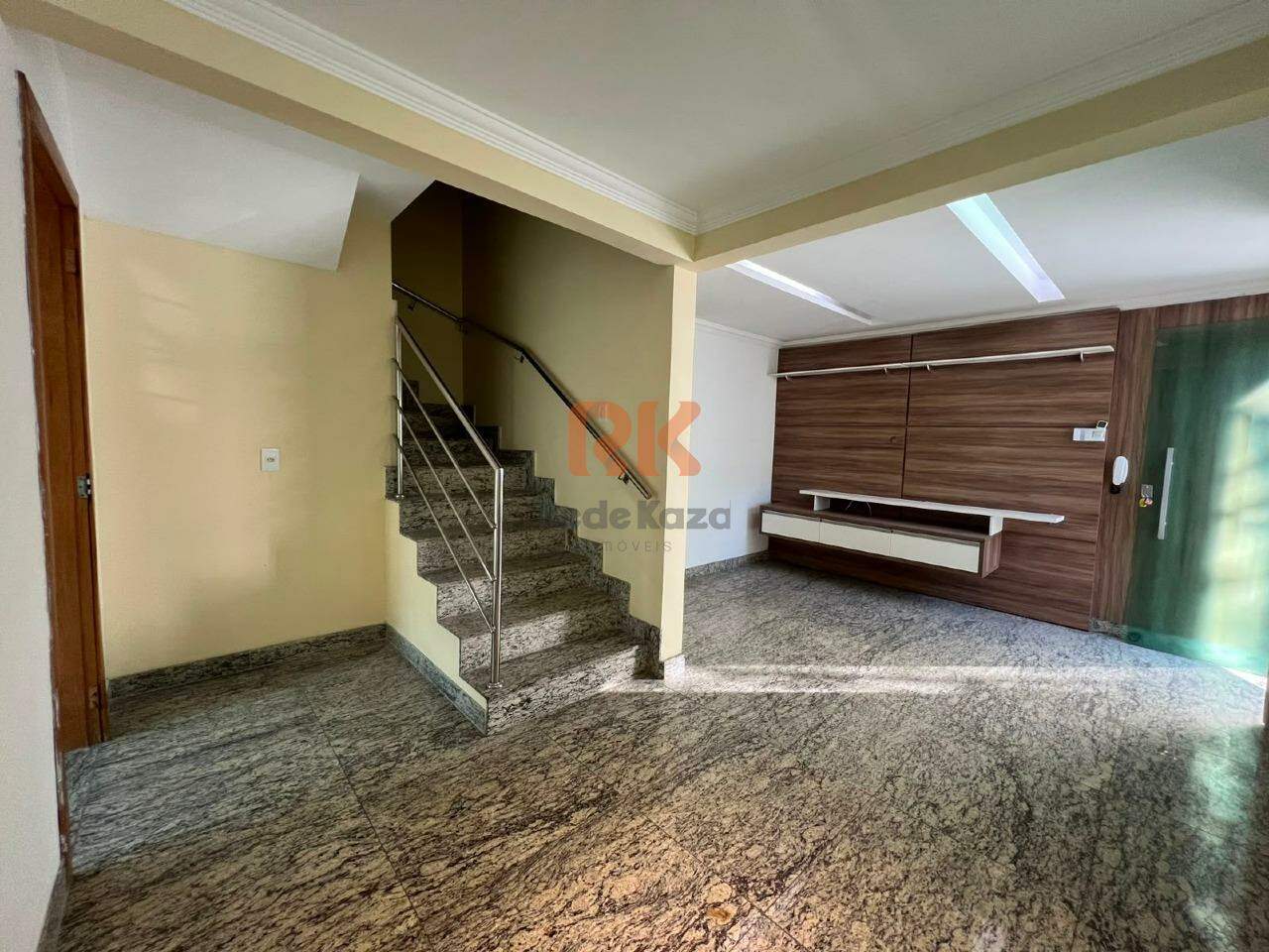 Casa geminada à venda no Santa Terezinha: 
