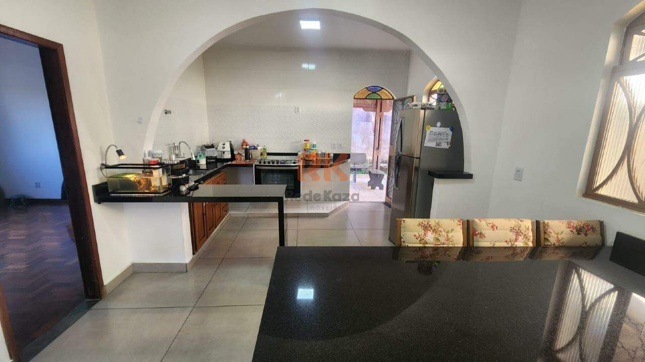 Casa à venda no Jardim Perola: 