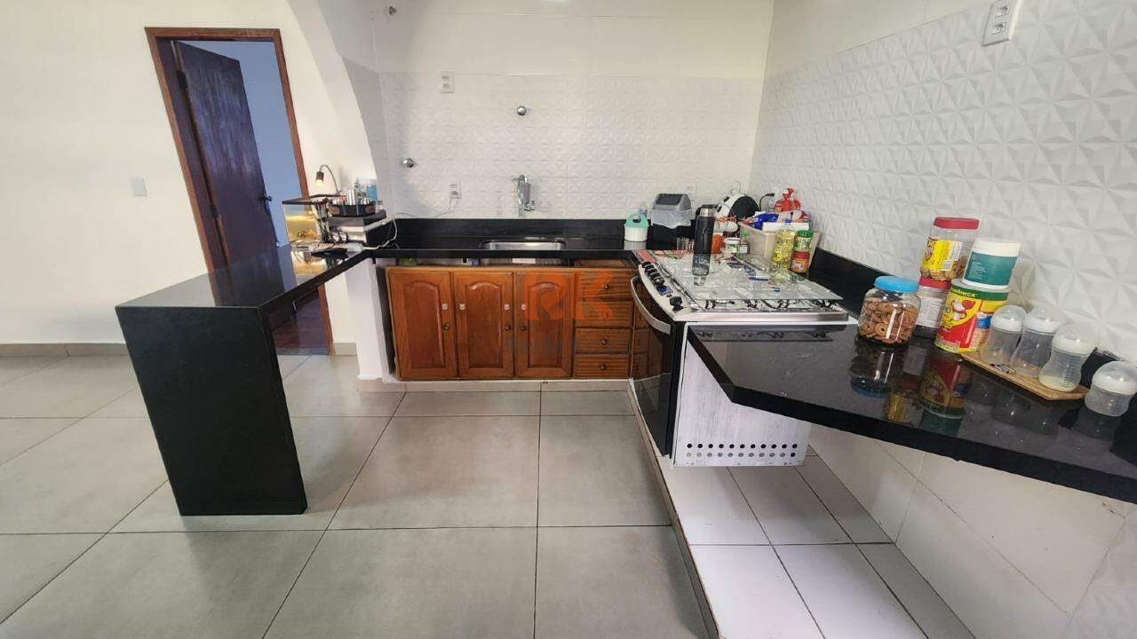 Casa à venda no Jardim Perola: 