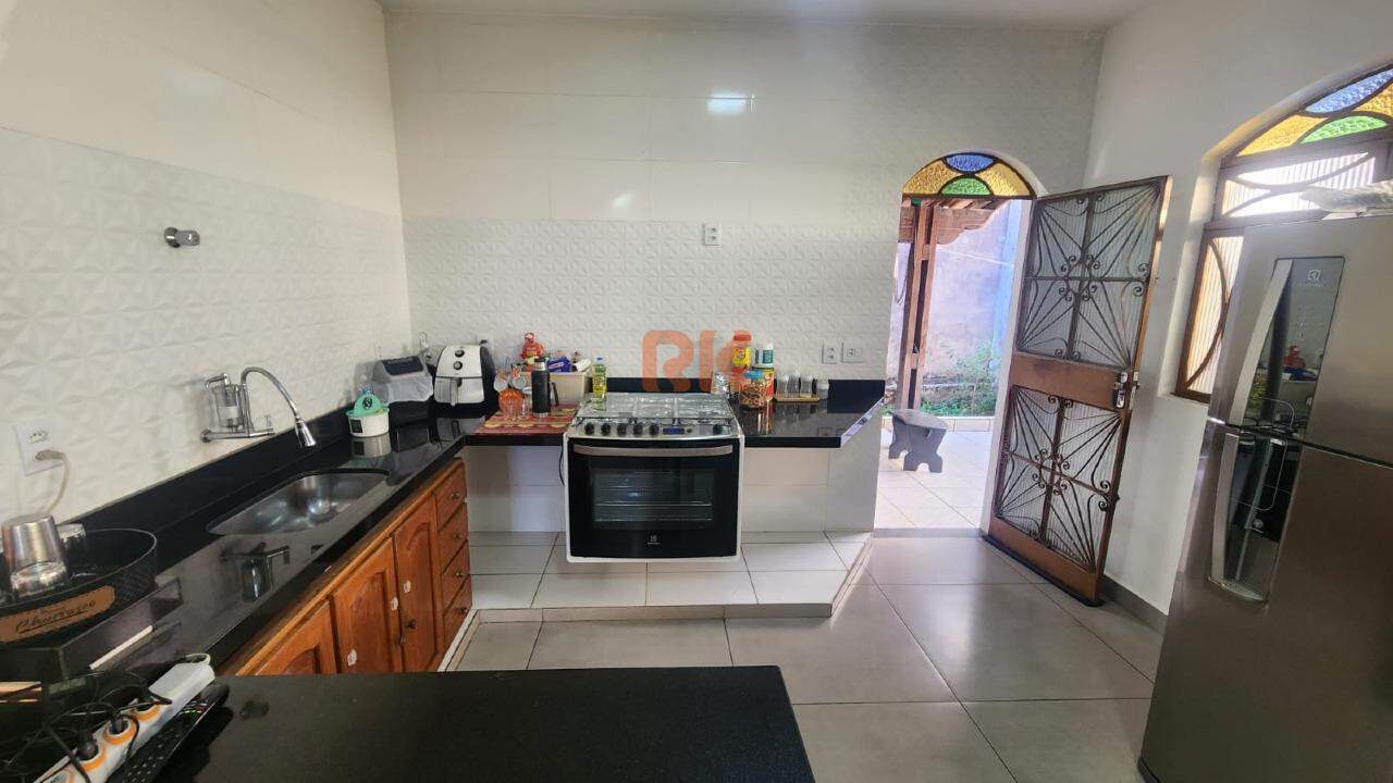 Casa à venda no Jardim Perola: 