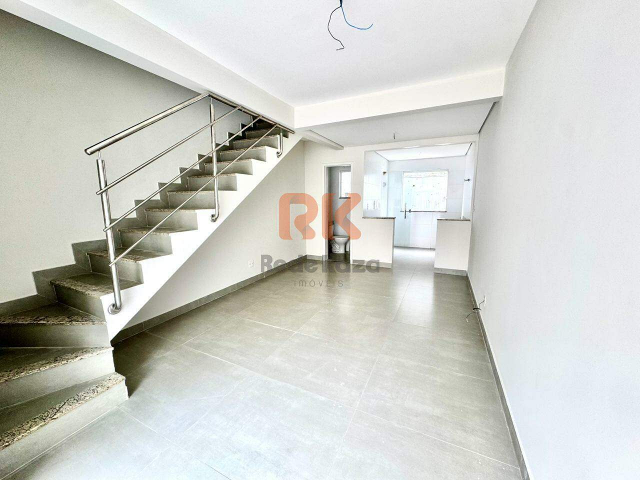 Casa geminada à venda no Planalto: 