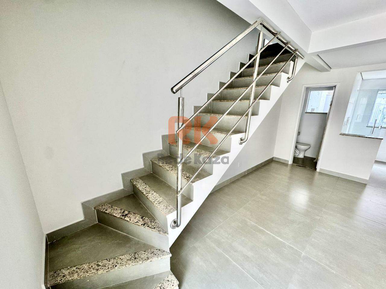 Casa geminada à venda no Planalto: 