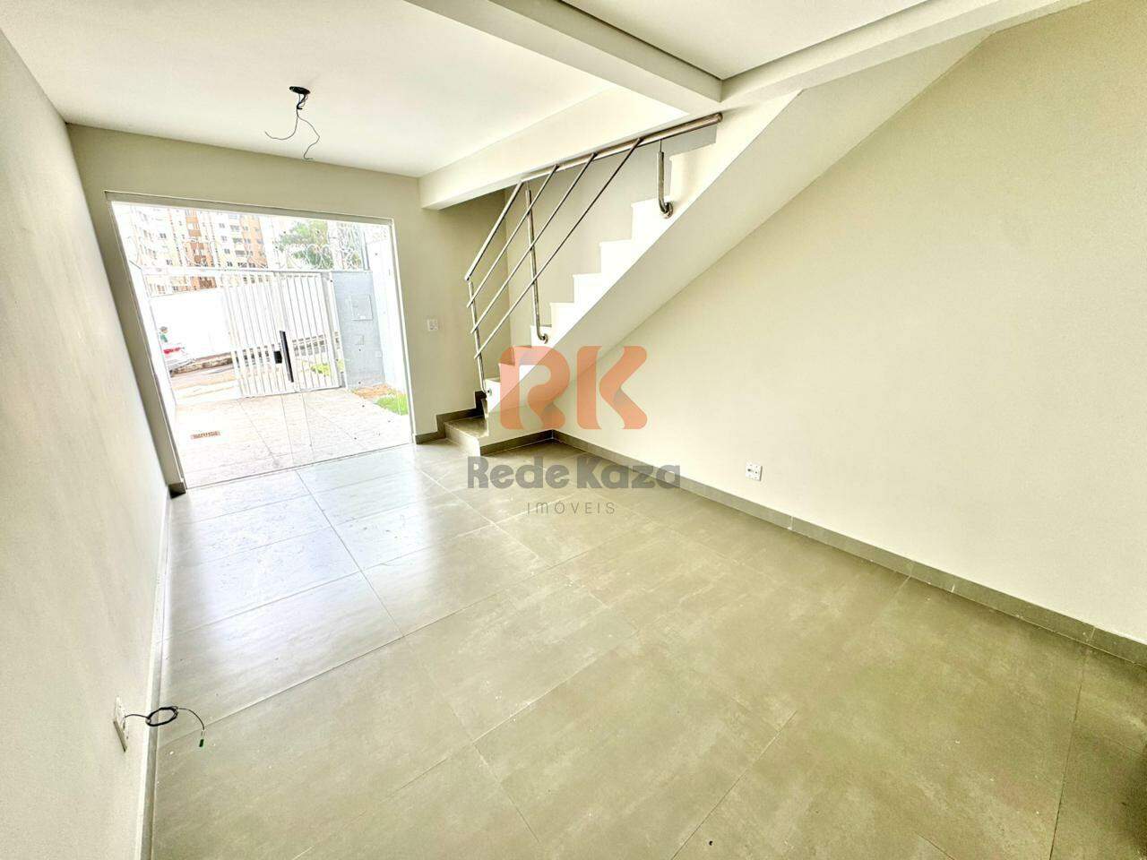 Casa geminada à venda no Planalto: 