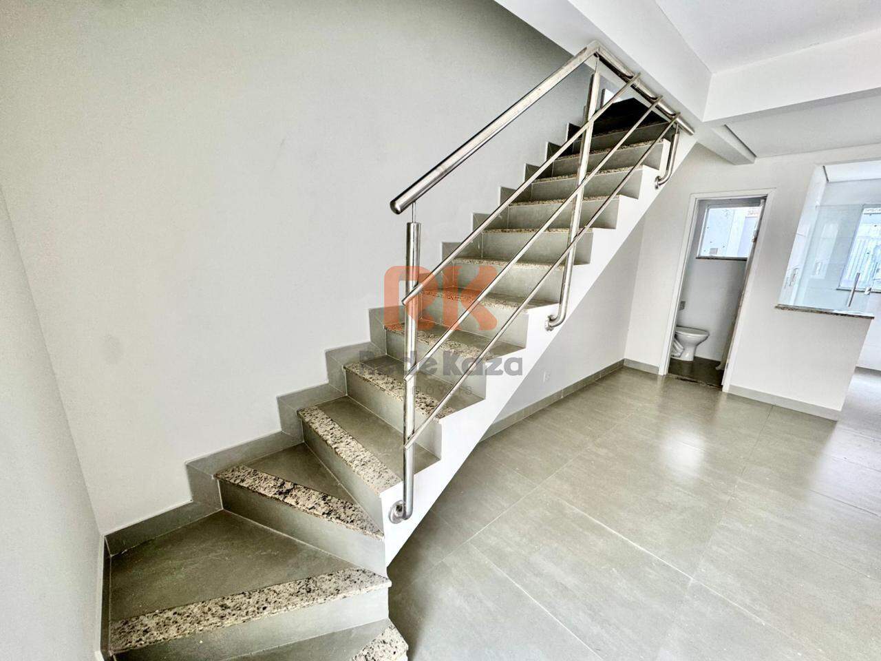 Casa geminada à venda no Planalto: 