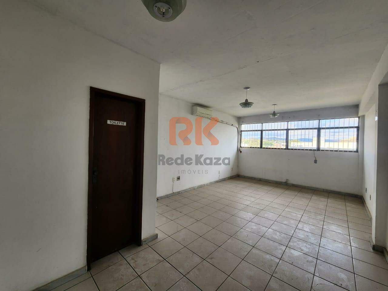 Sala à venda no Alípio de Melo: 