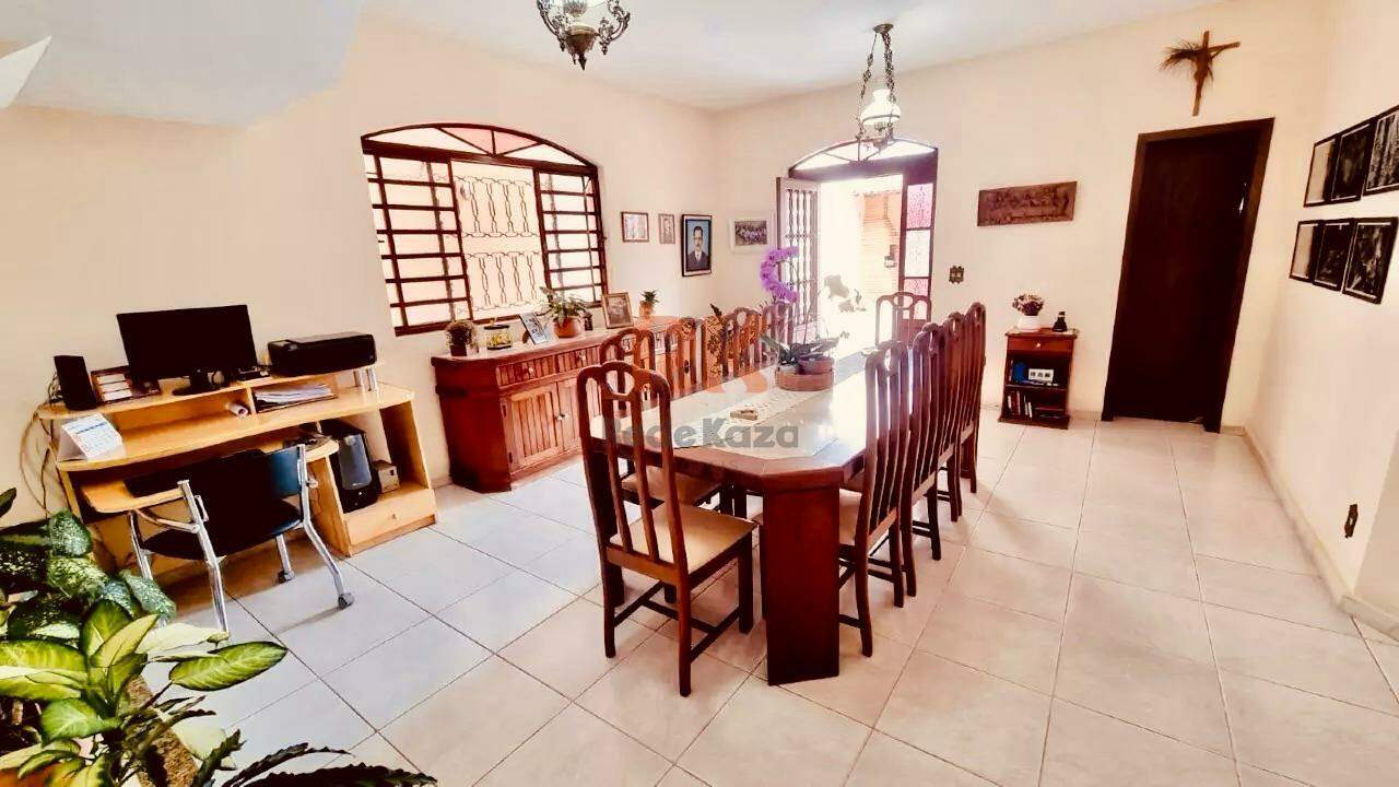 Casa à venda no Castelo: 