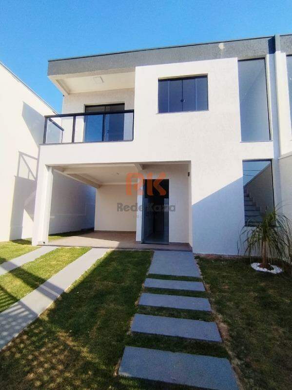 Casa geminada à venda no Céu Azul: 
