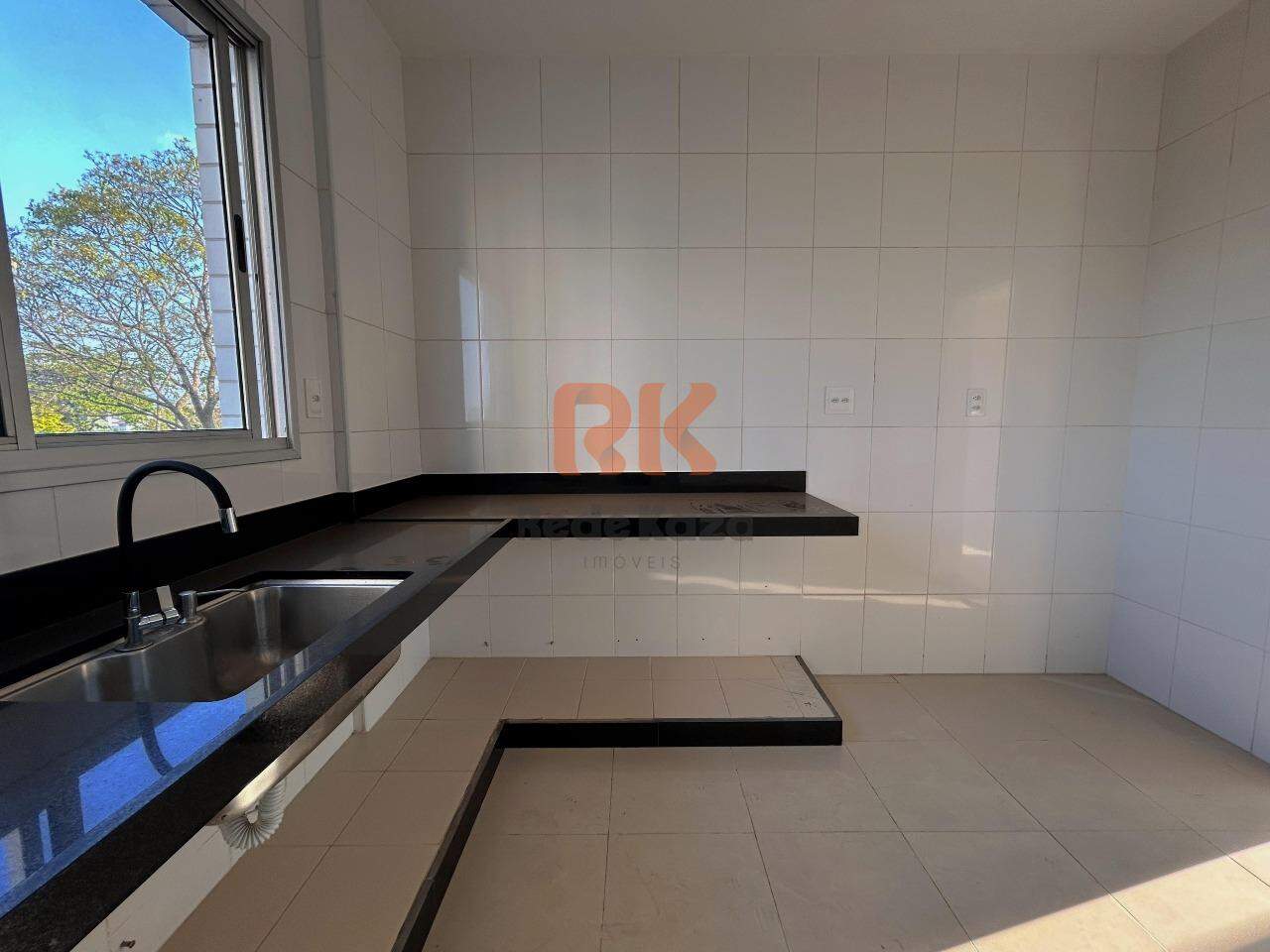 Apartamento à venda no Itapoã: 