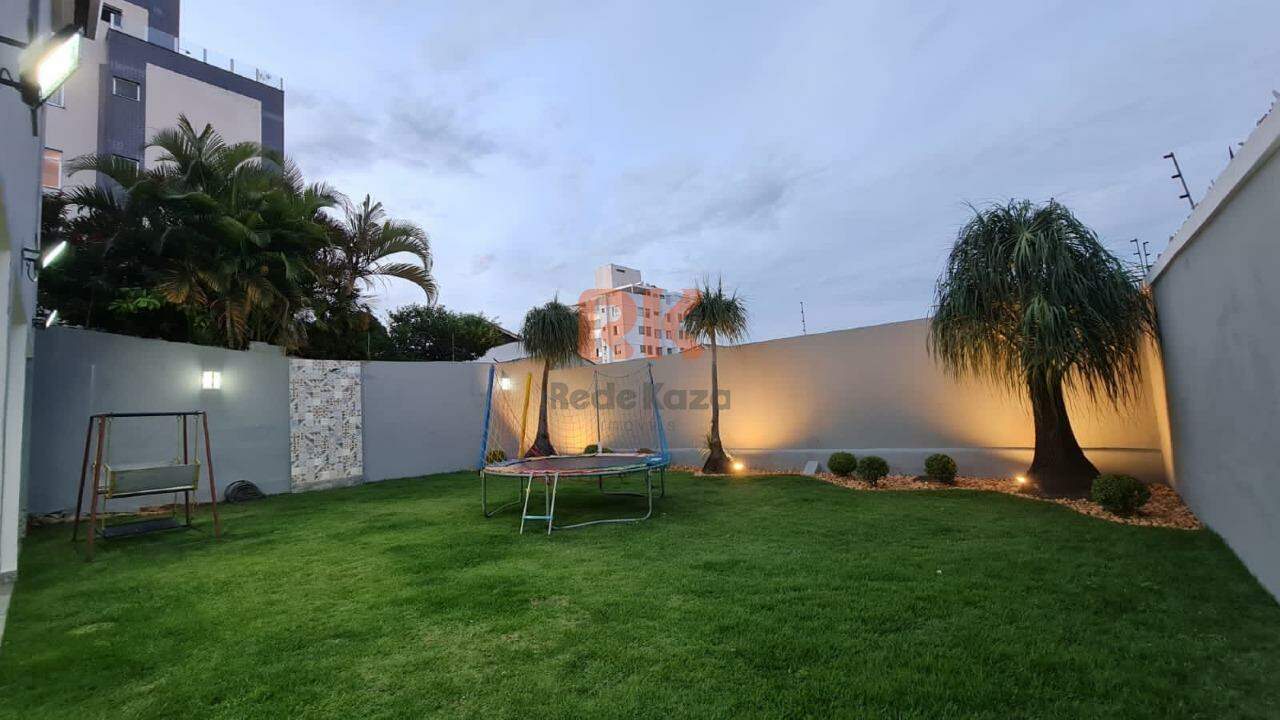 Casa à venda no Planalto: 