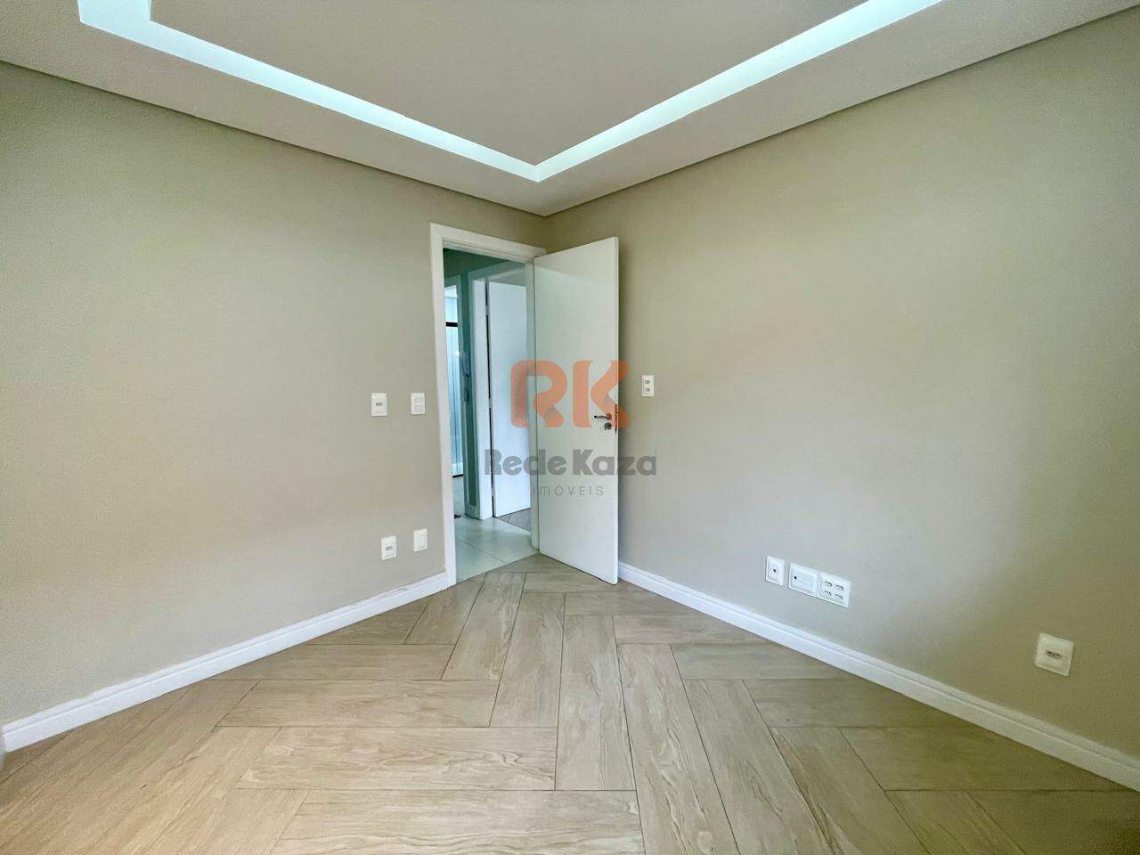 Casa em condomínio à venda no Cabral: 