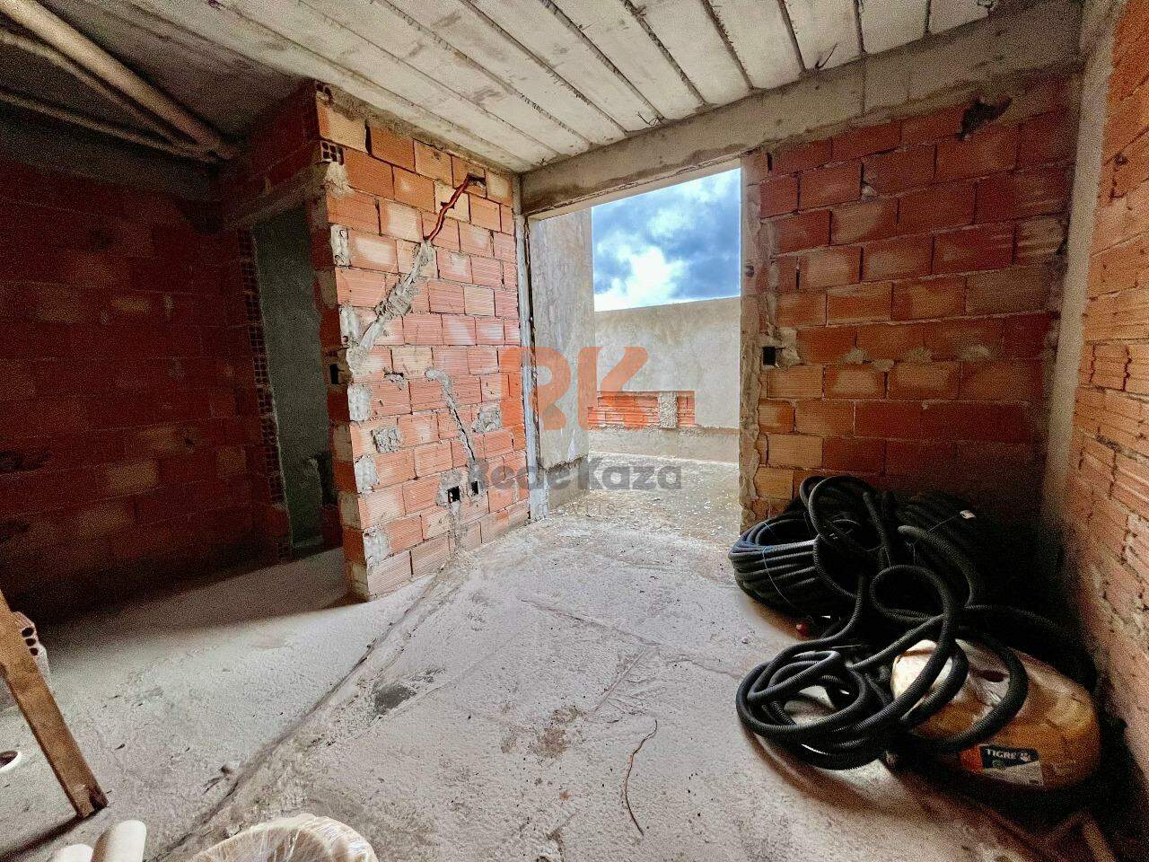 Apartamento à venda no Santa Mônica: 
