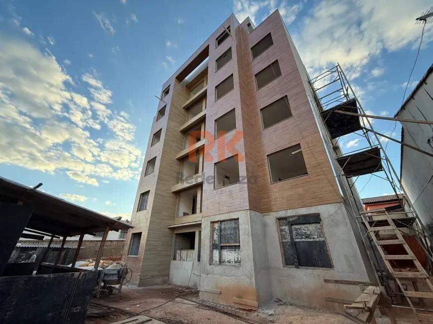 Apartamento à venda no Santa Mônica: 