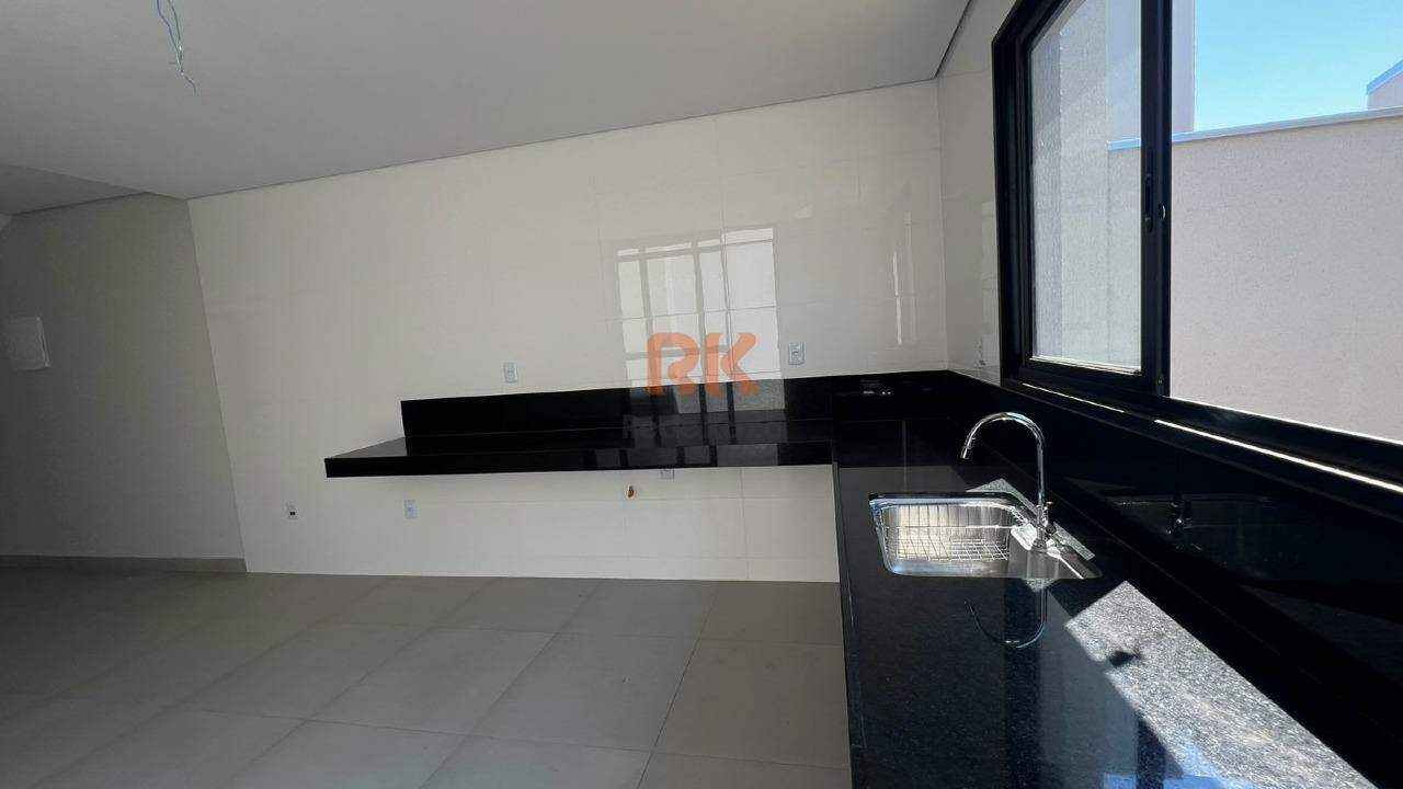 Casa geminada à venda no Vila Magdalena: 