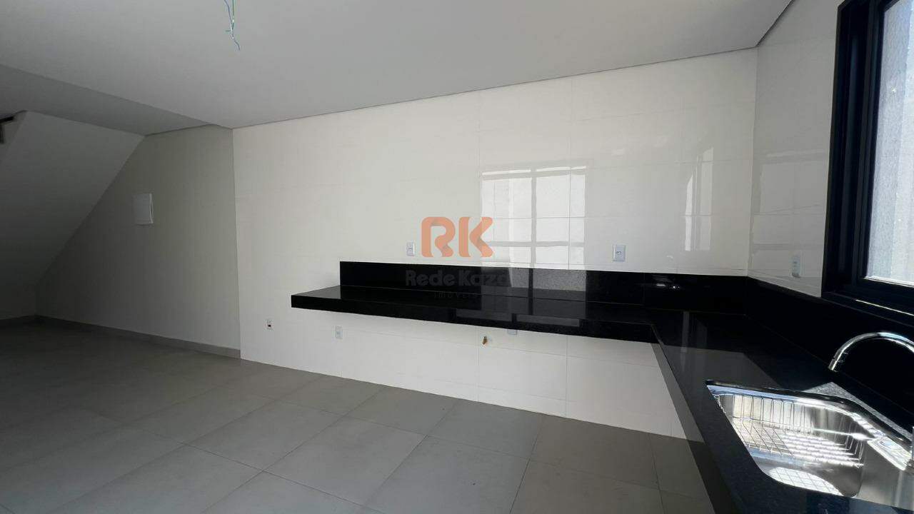 Casa geminada à venda no Vila Magdalena: 