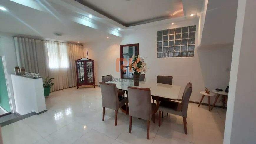 Casa à venda no Dona Clara: 