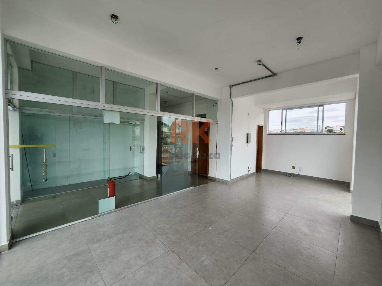 Sala para aluguel no Ressaca: 