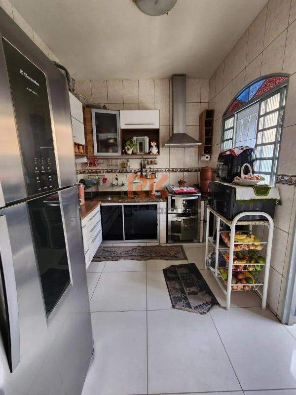 Casa à venda no Arvoredo: 