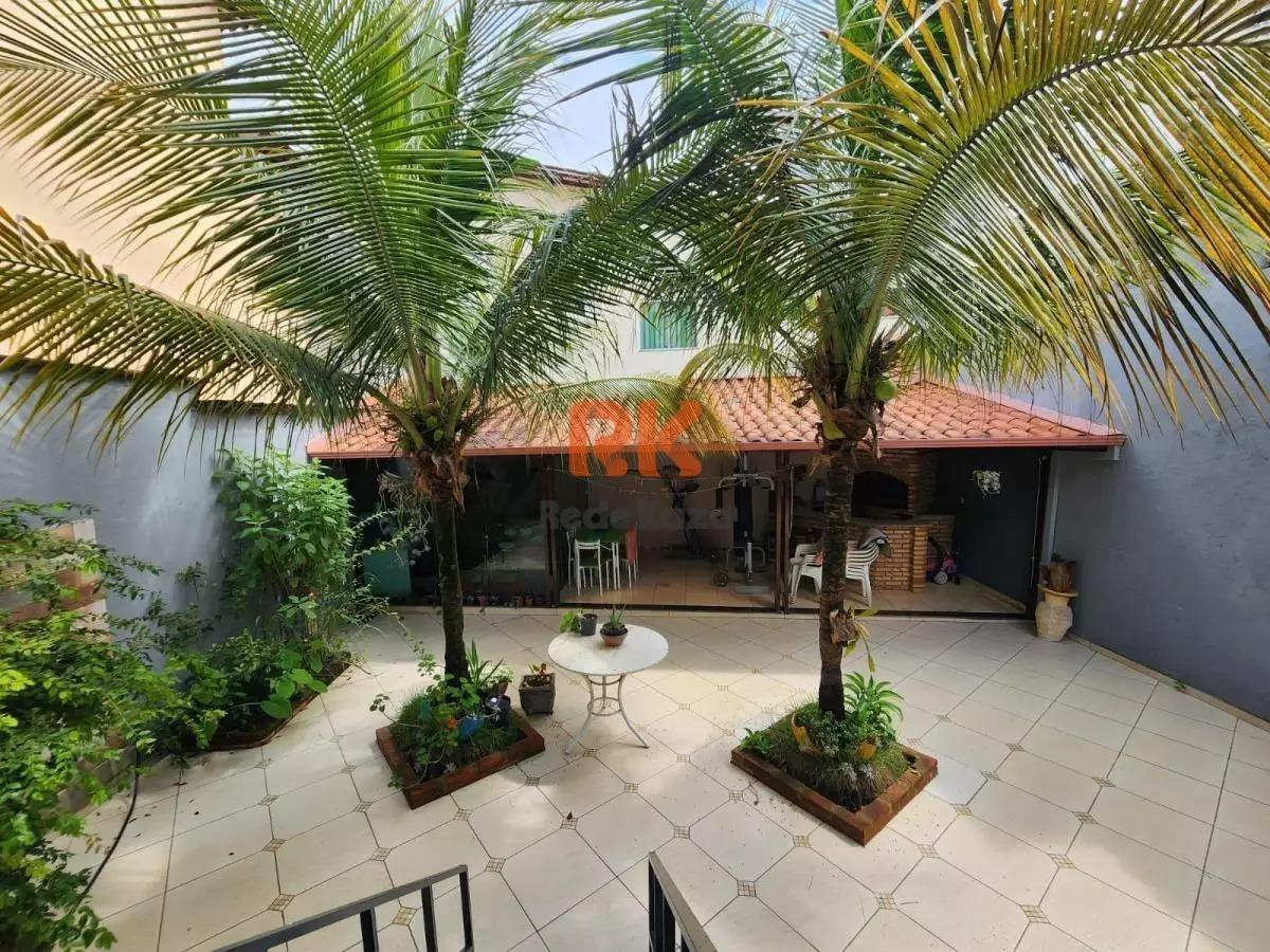 Casa à venda no Arvoredo: 
