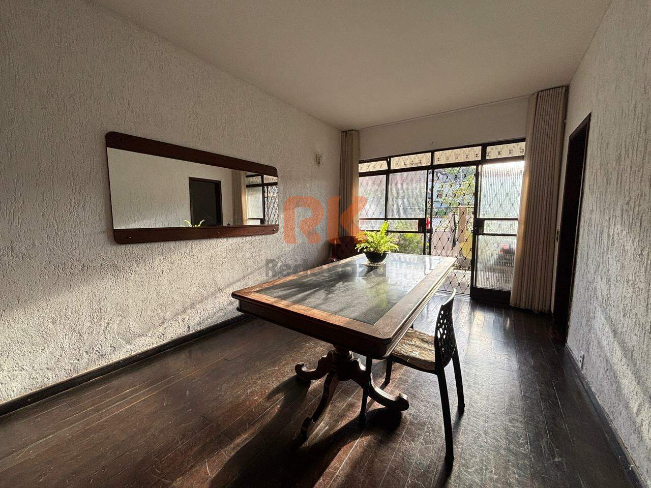 Casa à venda no Graça: 