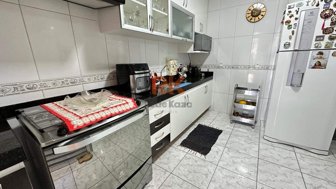 Casa geminada à venda no Santa Amélia: 