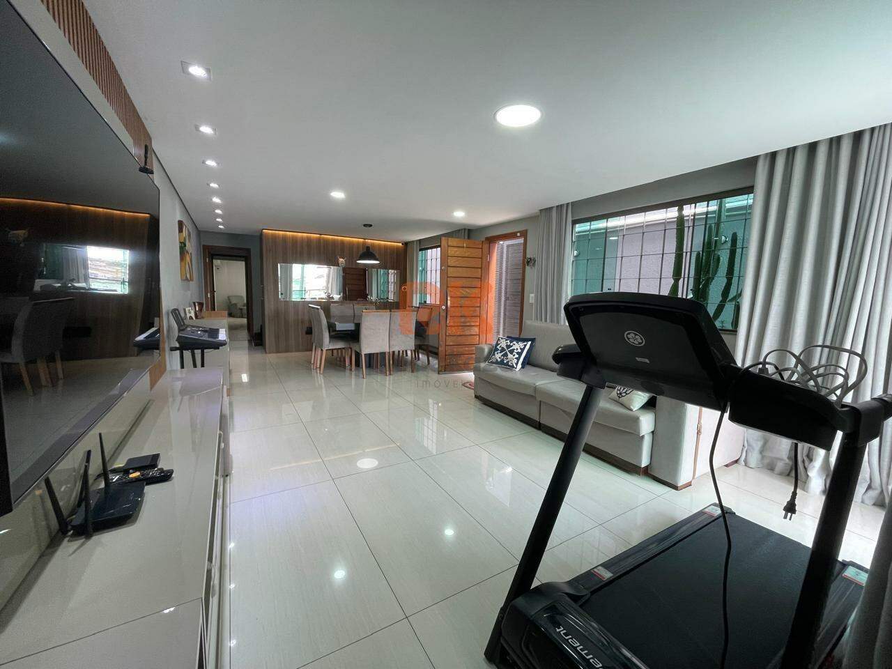 Casa geminada à venda no Cabral: 
