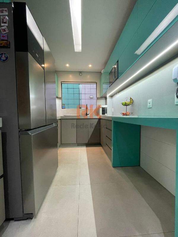Casa geminada à venda no Cabral: 