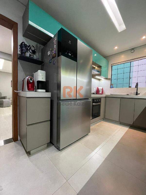 Casa geminada à venda no Cabral: 