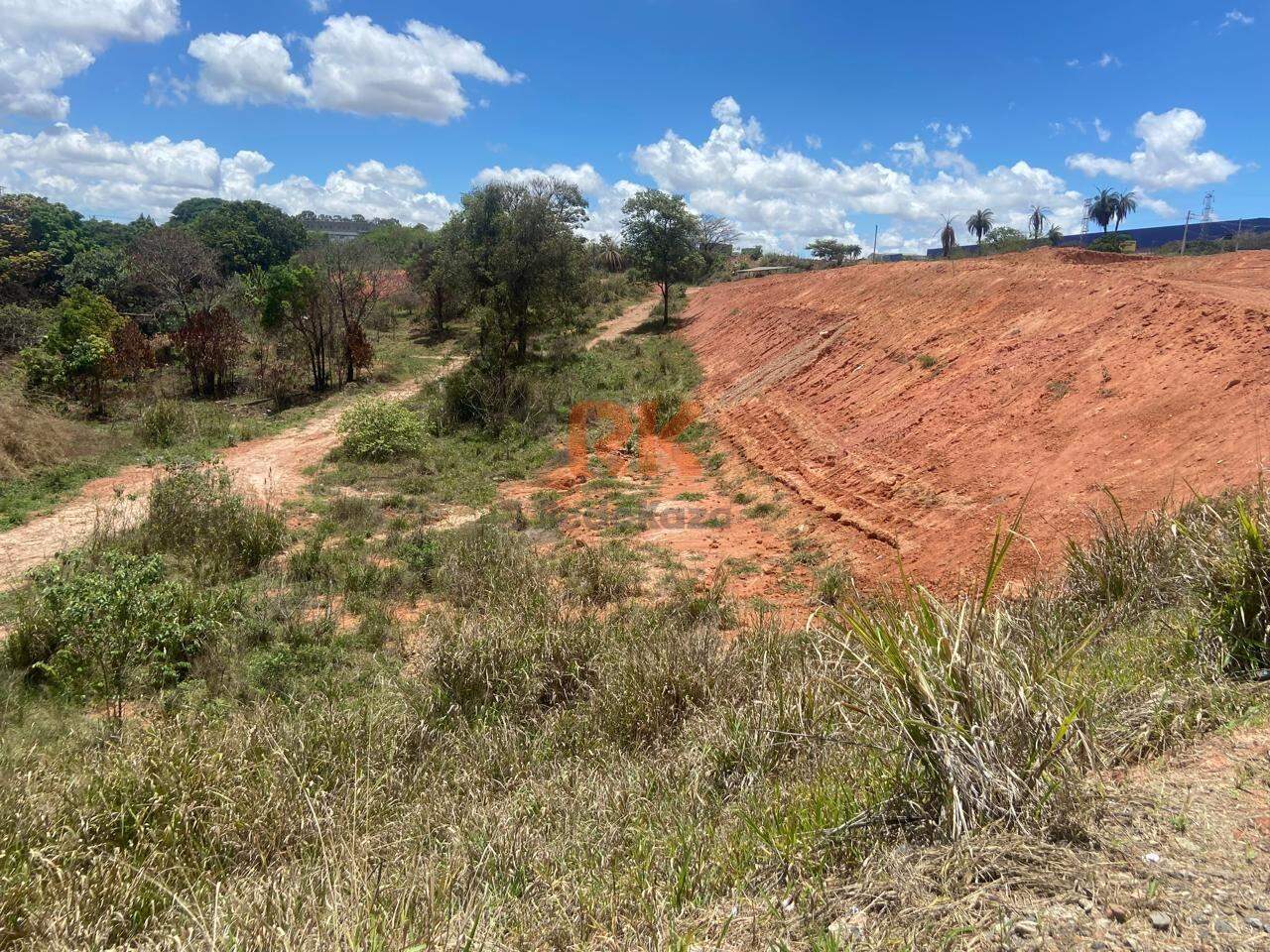 Terreno / Área à venda no Campina Verde: 
