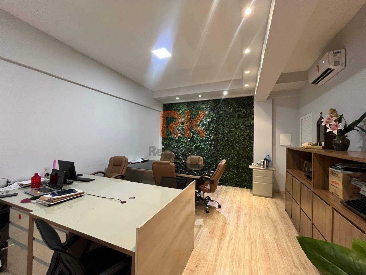 Sala para aluguel no Manacás: 