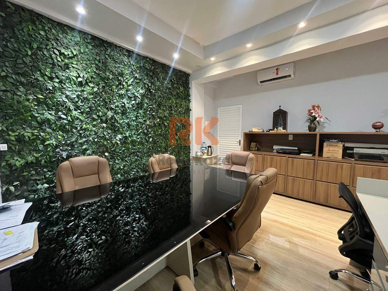 Sala para aluguel no Manacás: 