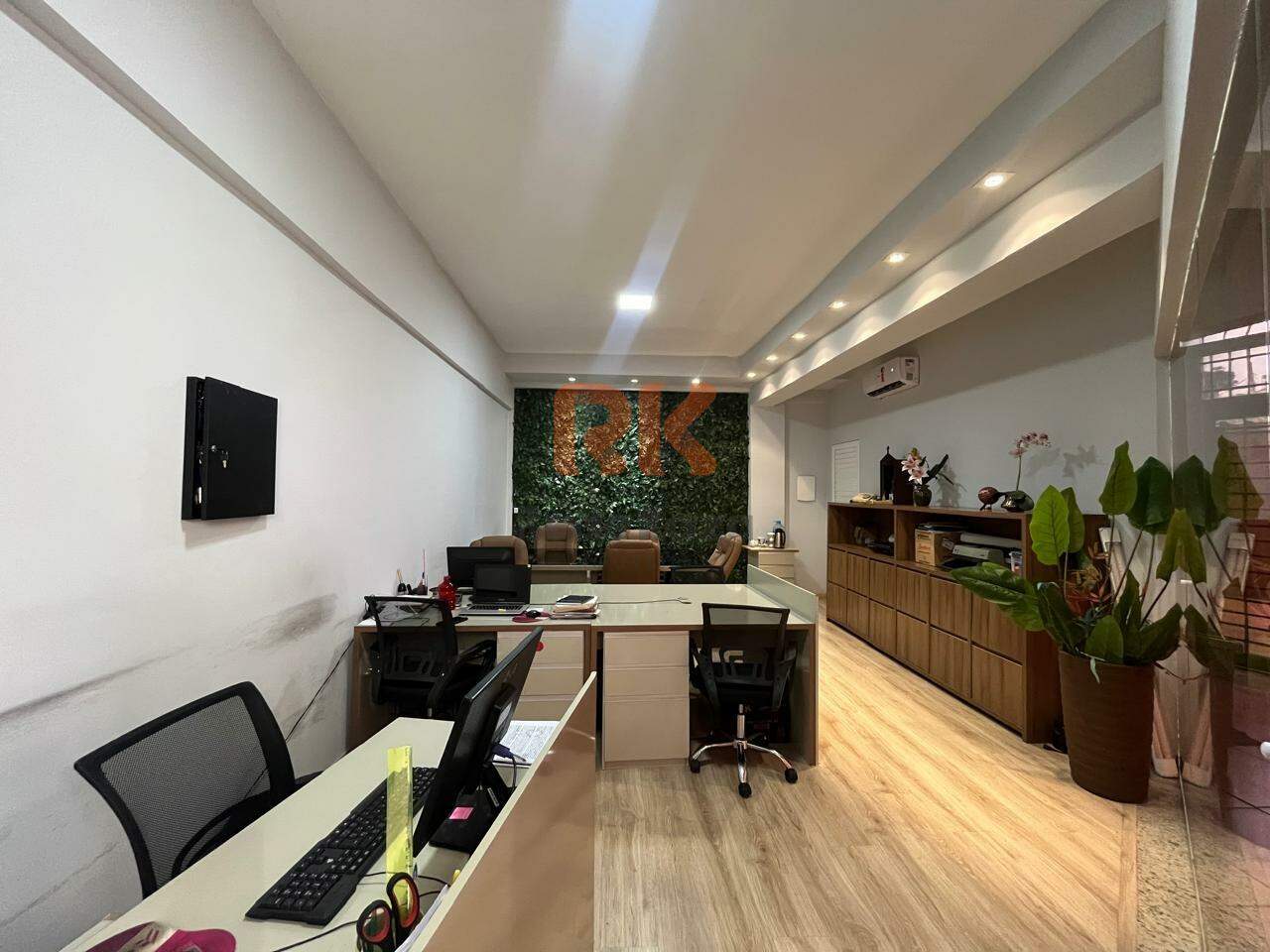 Sala para aluguel no Manacás: 