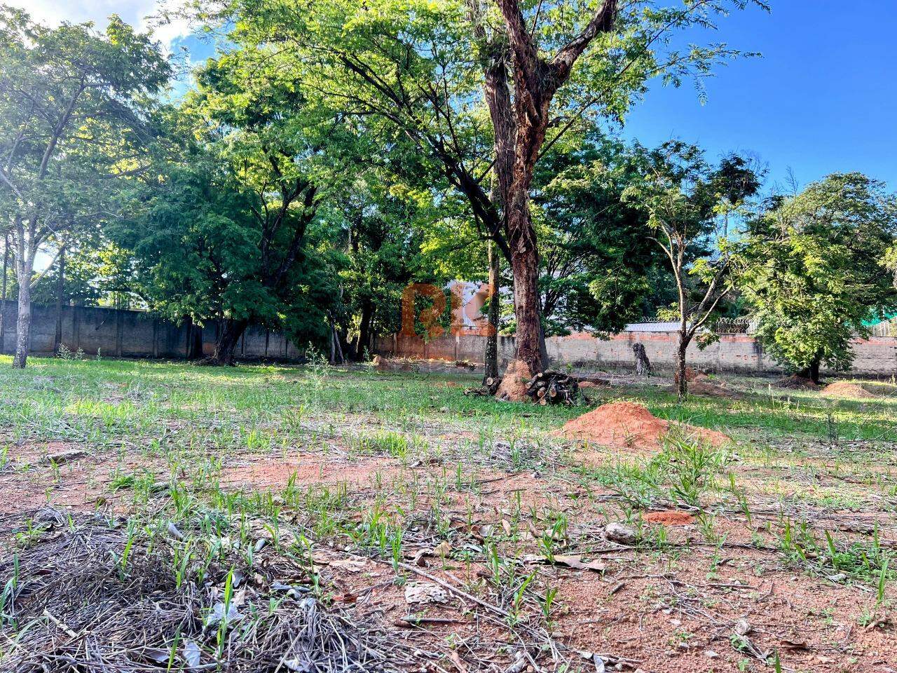 Lote à venda no Braúnas: 