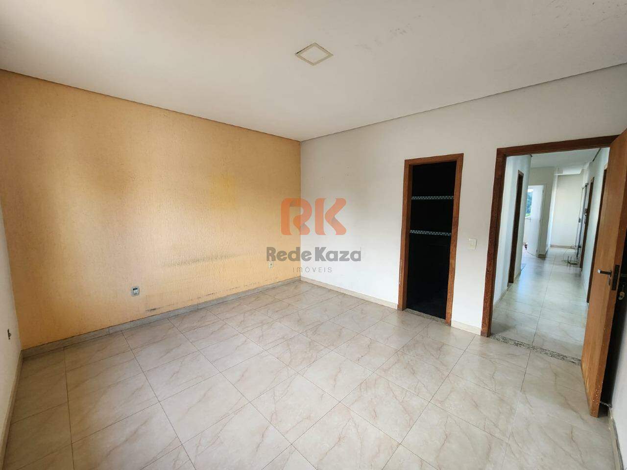 Sala para aluguel no Cabral: 