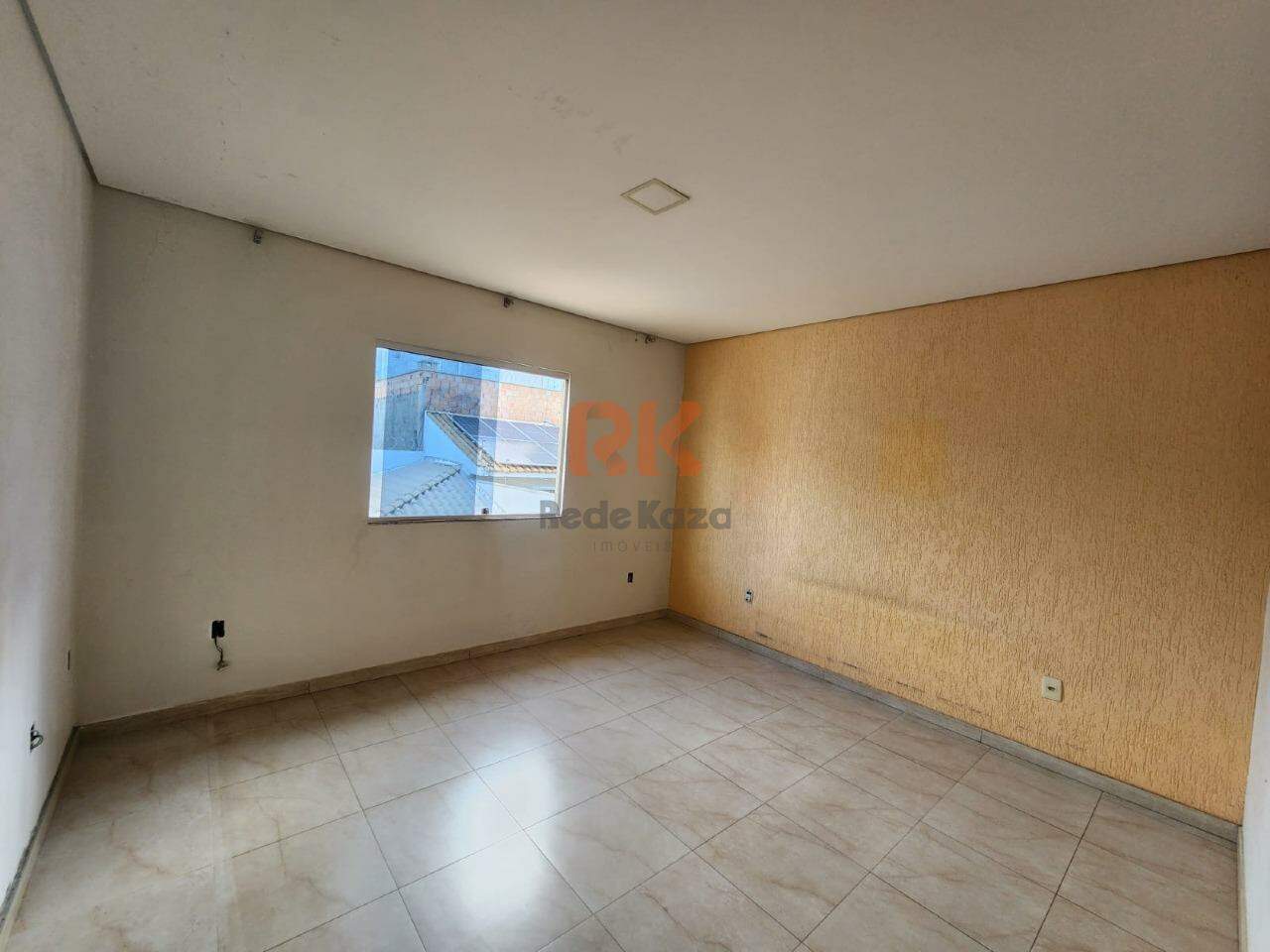 Sala para aluguel no Cabral: 