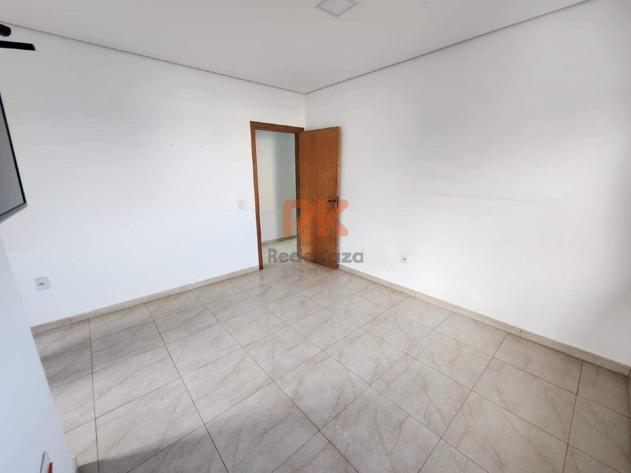Sala para aluguel no Cabral: 