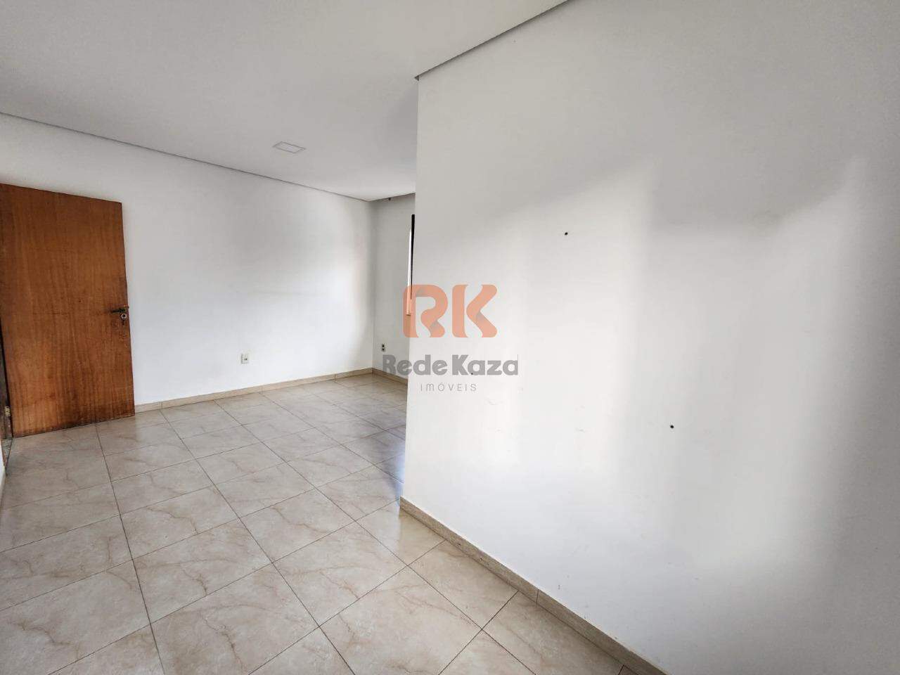 Sala para aluguel no Cabral: 